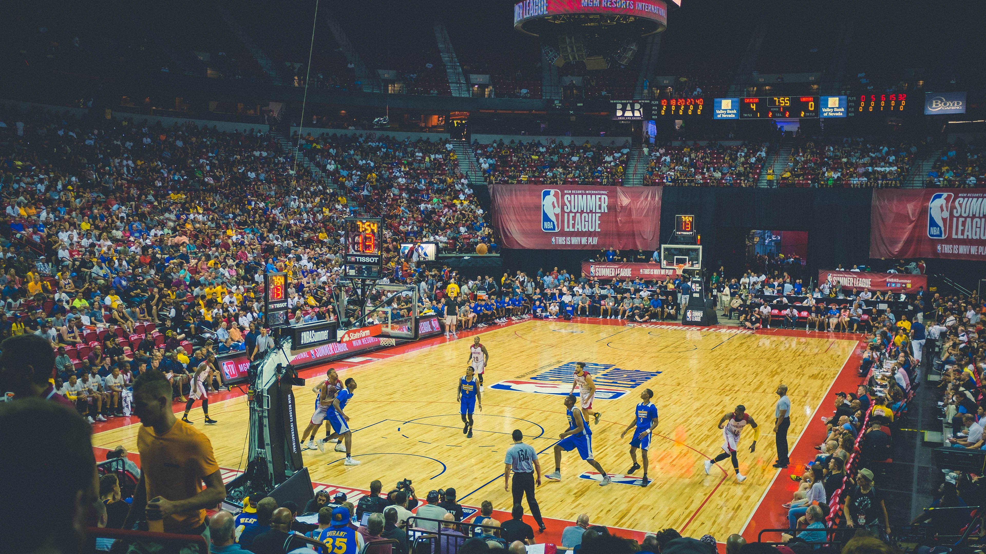 篮球赛场焦点!克罗地亚队对阵意大利队,战况跌宕起伏,悬念直到终场